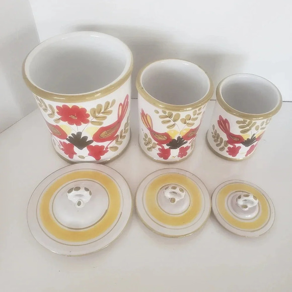 Italian Pottery set of 3 Lidded Hand Painted  Canisters. - Picture 2 of 9